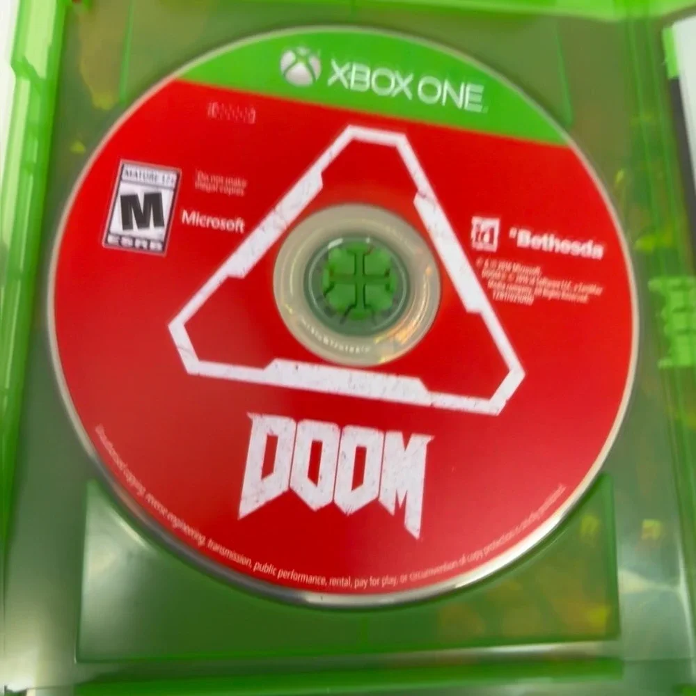 Doom Microsoft Xbox One 2016 Bethesda id Software FPS Video‎ Game Disc Case